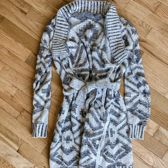 Charlotte Russe tie front cardigan - Picture 1 of 4